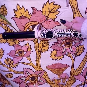 EUC 1.25in beachwaver